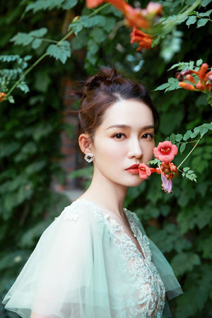 美女奶子